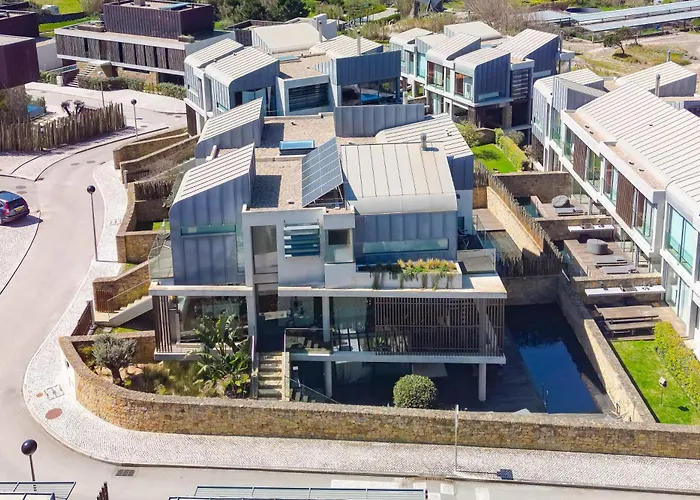 Pink House Santa Cruz * Aldeia dos Cunhados